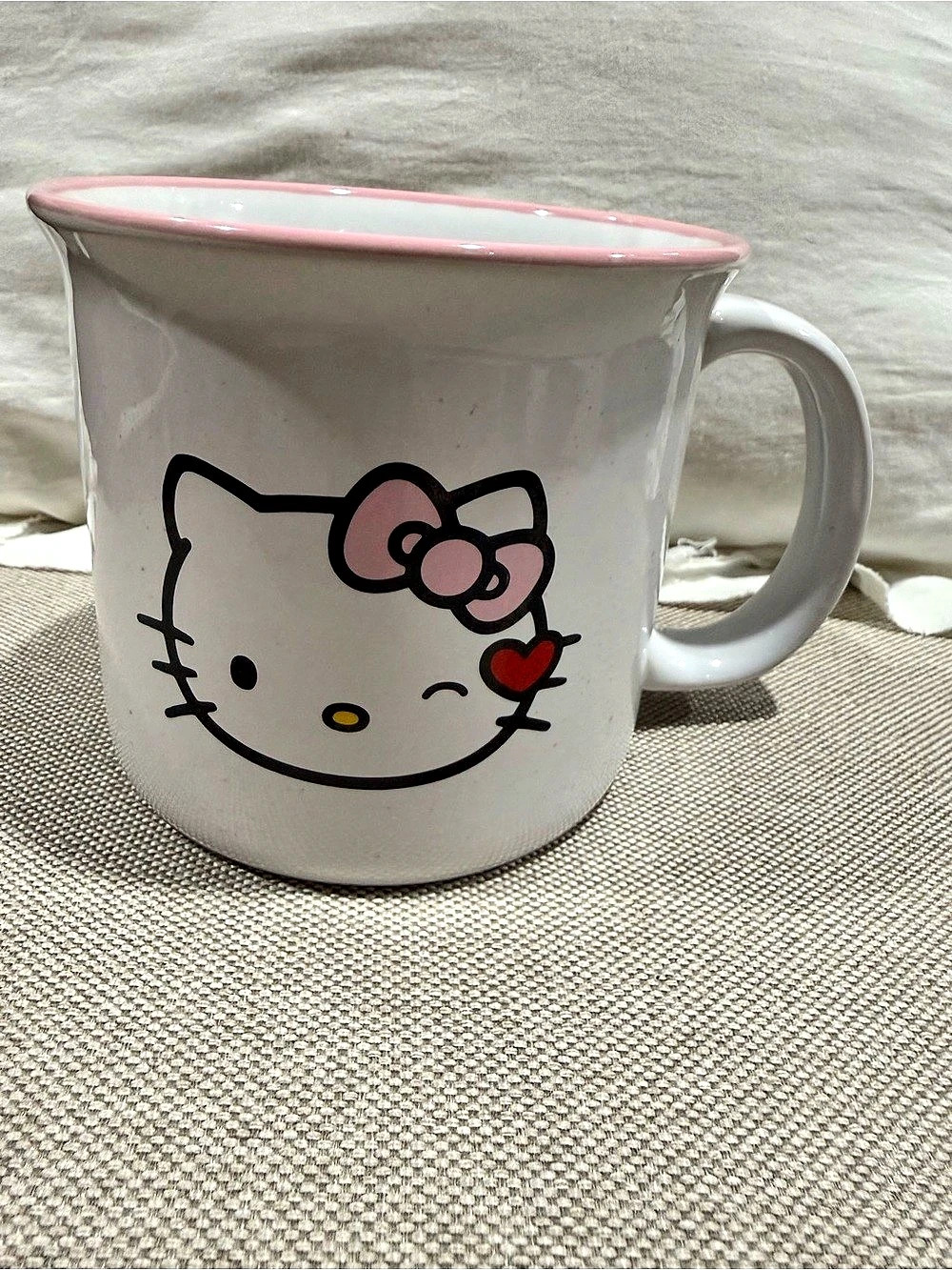 Hello Kitty 16 oz ceramic mug White & Pink